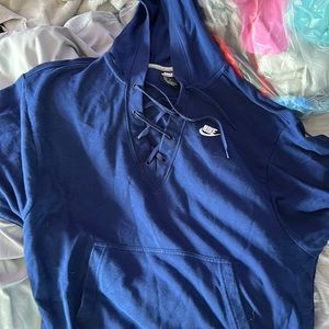 nike navy blue sweatshirt never worn
